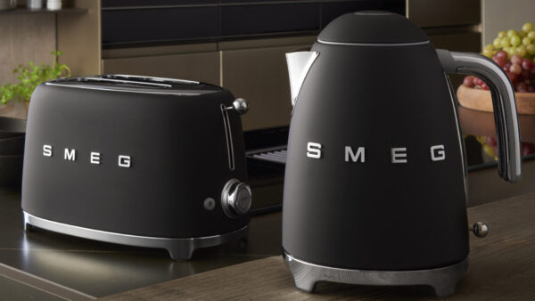 イタリアのおしゃれ家電『 SMEG（スメッグ）』の電気ケトル プレゼントキャンペーンのお知らせ